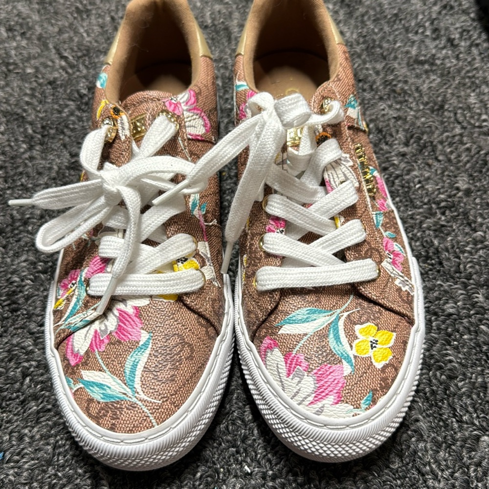 New Guess Sneakers in the medium brown color 7